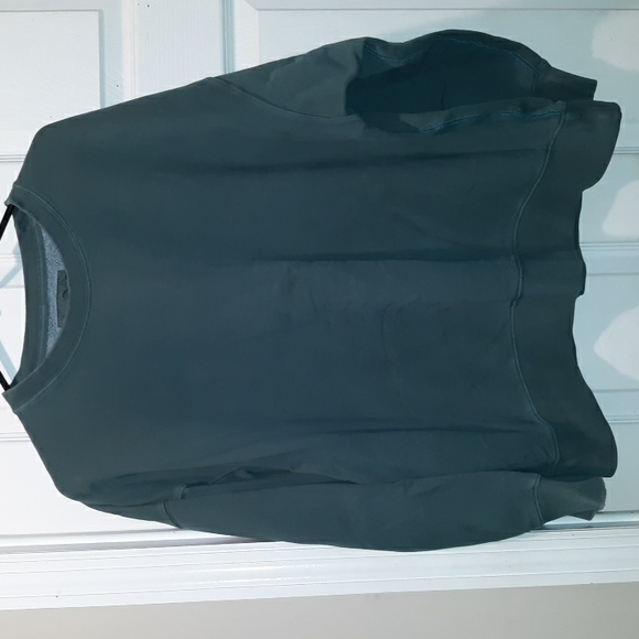 American Eagle Outfitters Tops - American Eagle Relaxed/Distressed Crew Neck Sweatshirt 2021